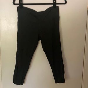 Lululemon workout crops